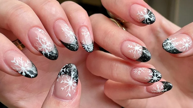 9 Trendy and Charming Holiday Nails Ideas You’ll Love This Season - 7
