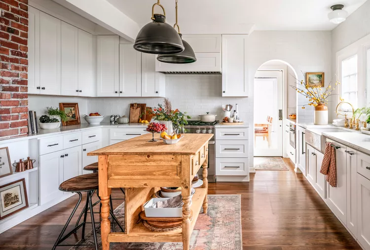 9 Charming Rustic Farmhouse Kitchen Ideas for a Warm, Timeless Home - 1