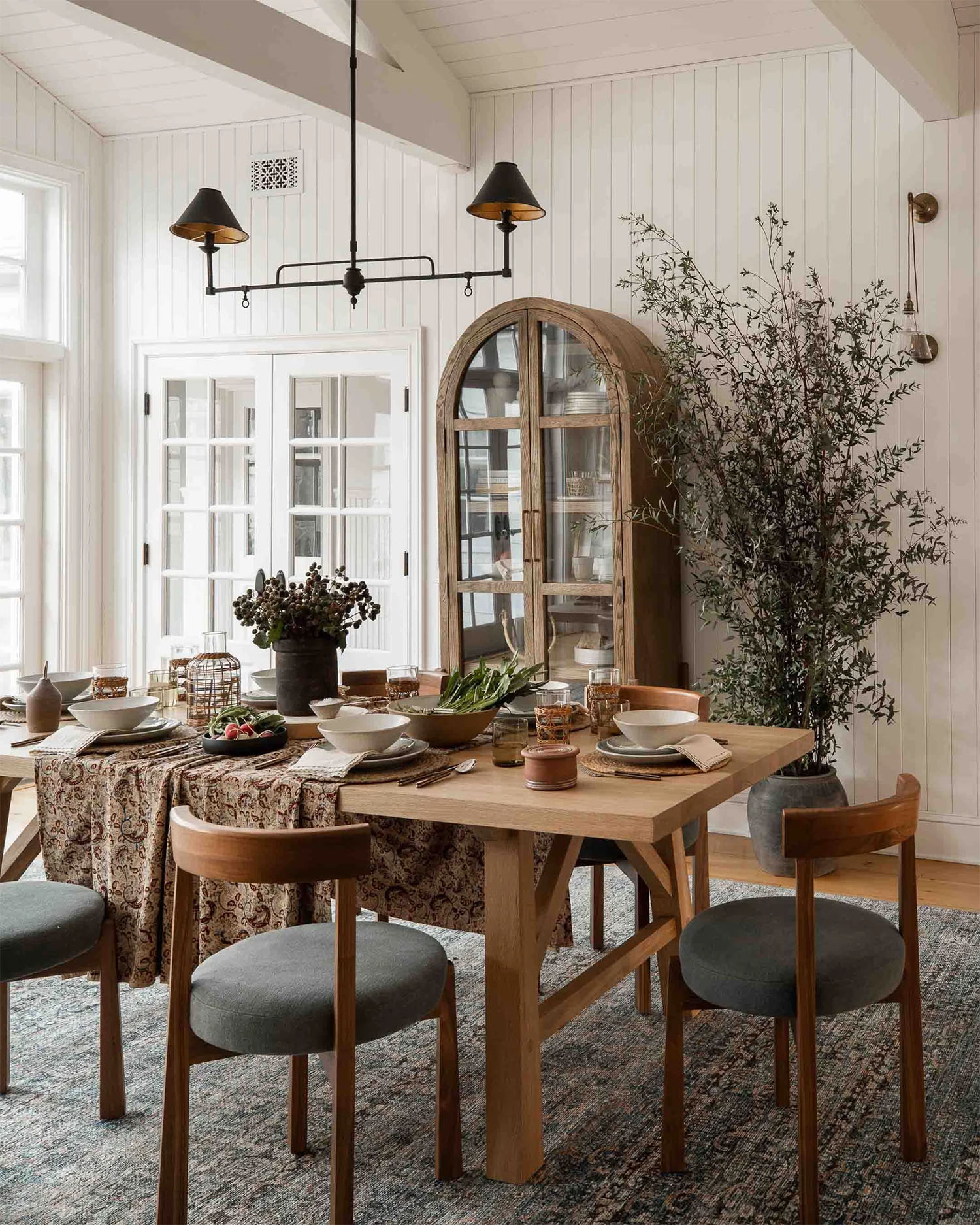 9 Stylish Modern Farmhouse Dining Room Ideas for a Warm Yet Refined Space - 9